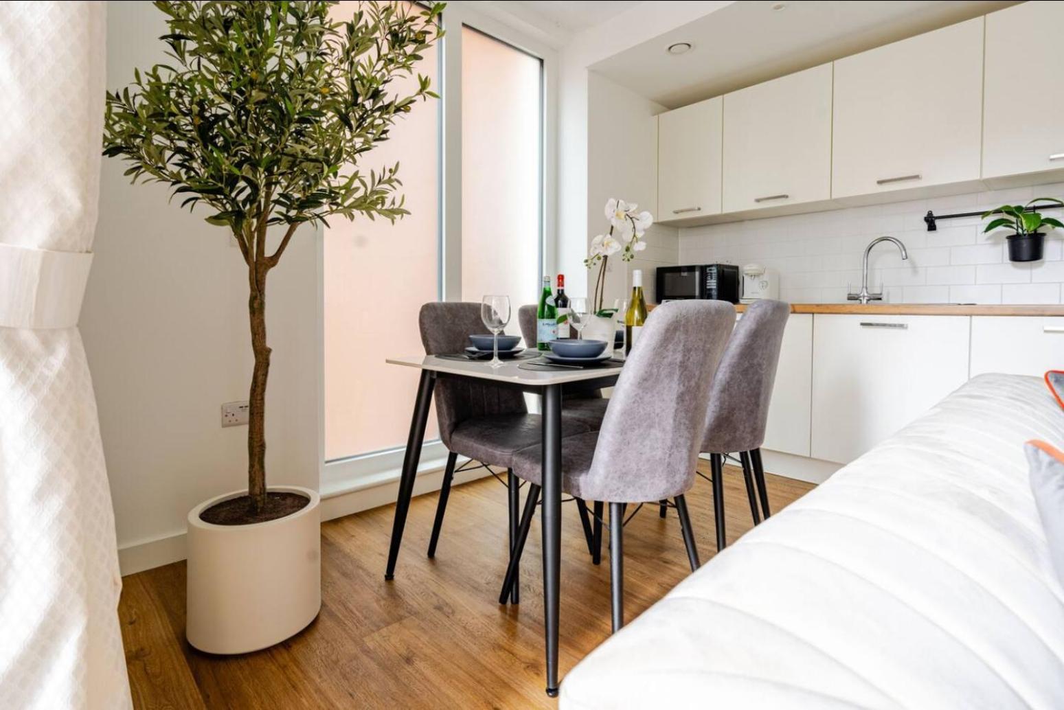 High Rise 3 Bed Lux Paddington For 6 Apartment London